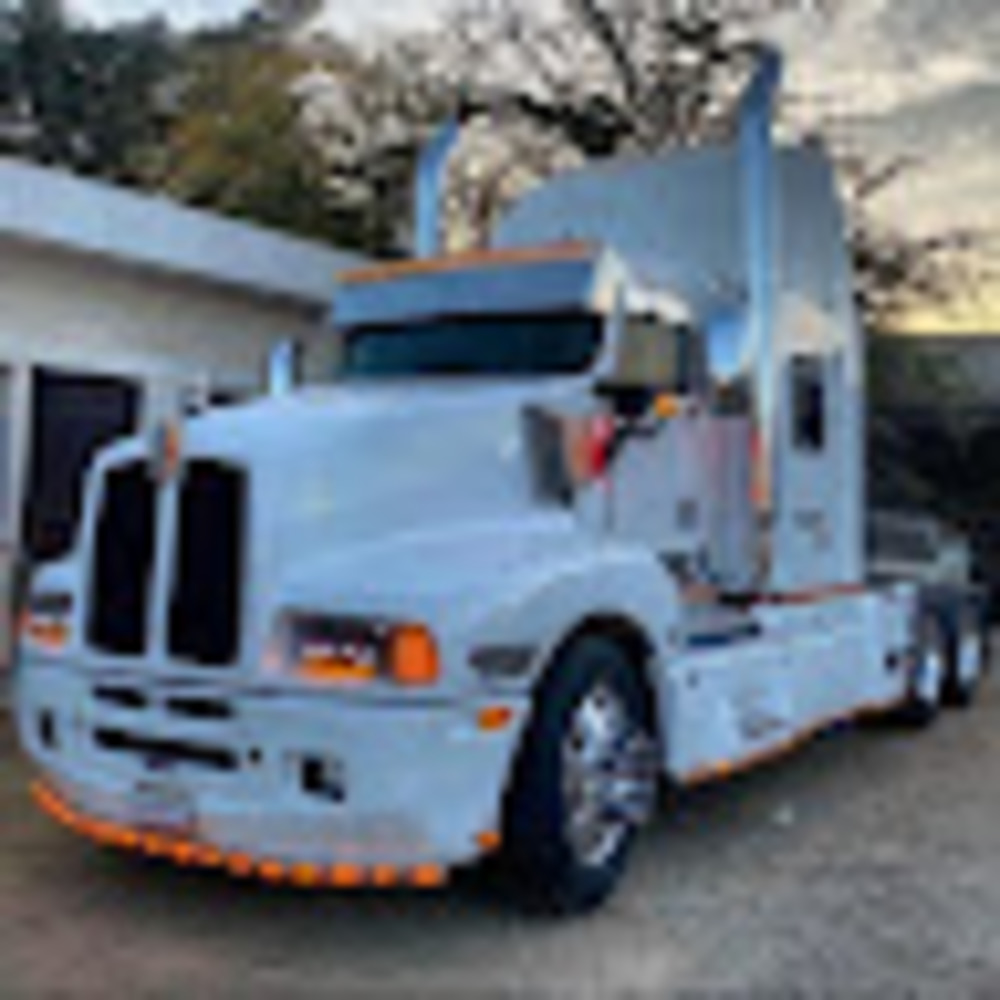 Meet your Posher, Dominique